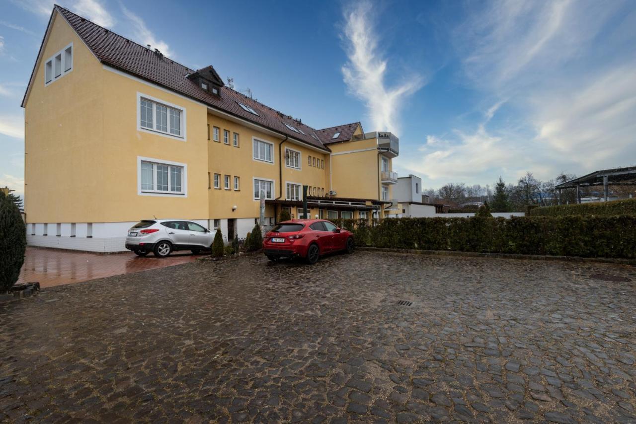 Hotel Pension u Mydlářů Mnichovo Hradiště Exterior foto